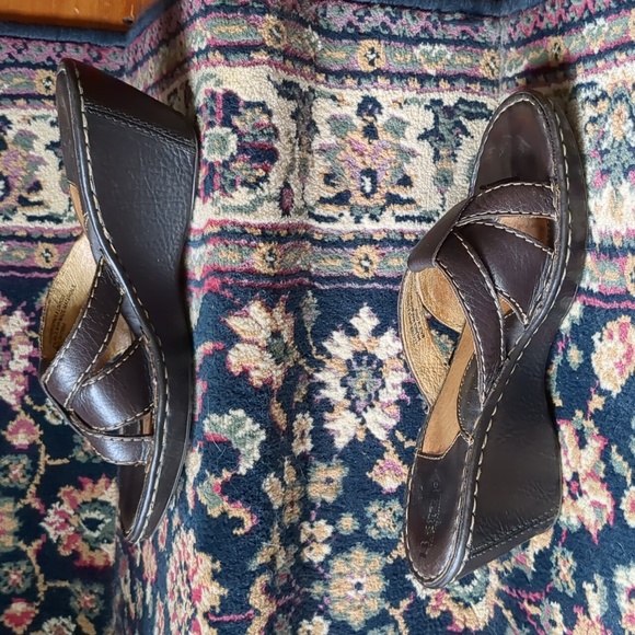 Born Toe Post Brown Leather Wedge Sandals Size 7/38 - Picture 6 of 12